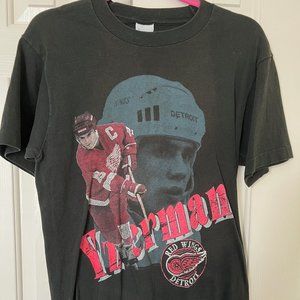 VTG - Detroit Red Wings Steve Yzerman 90s shirt - Medium